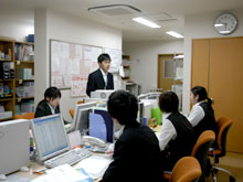 事務部の様子1